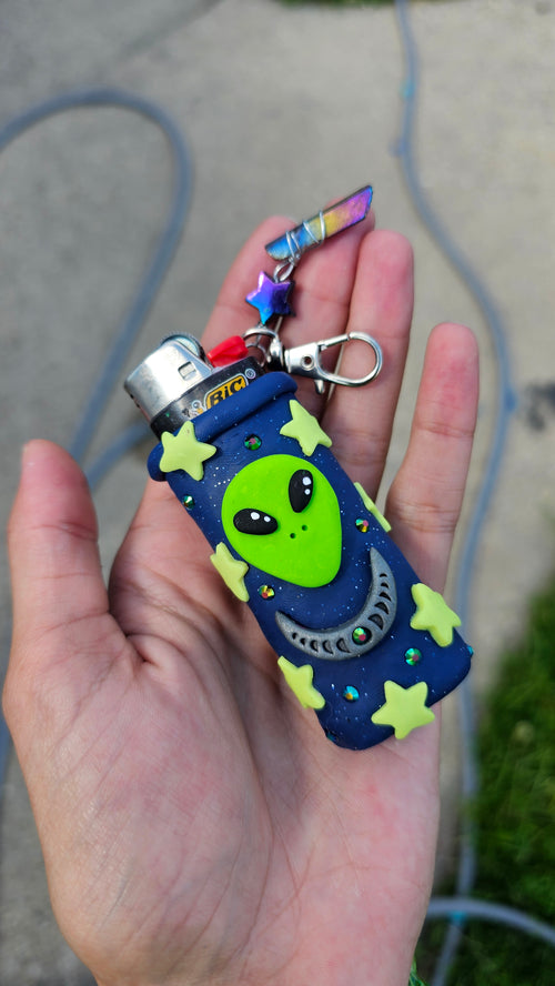 Alien moon stars lighter case holder keychain