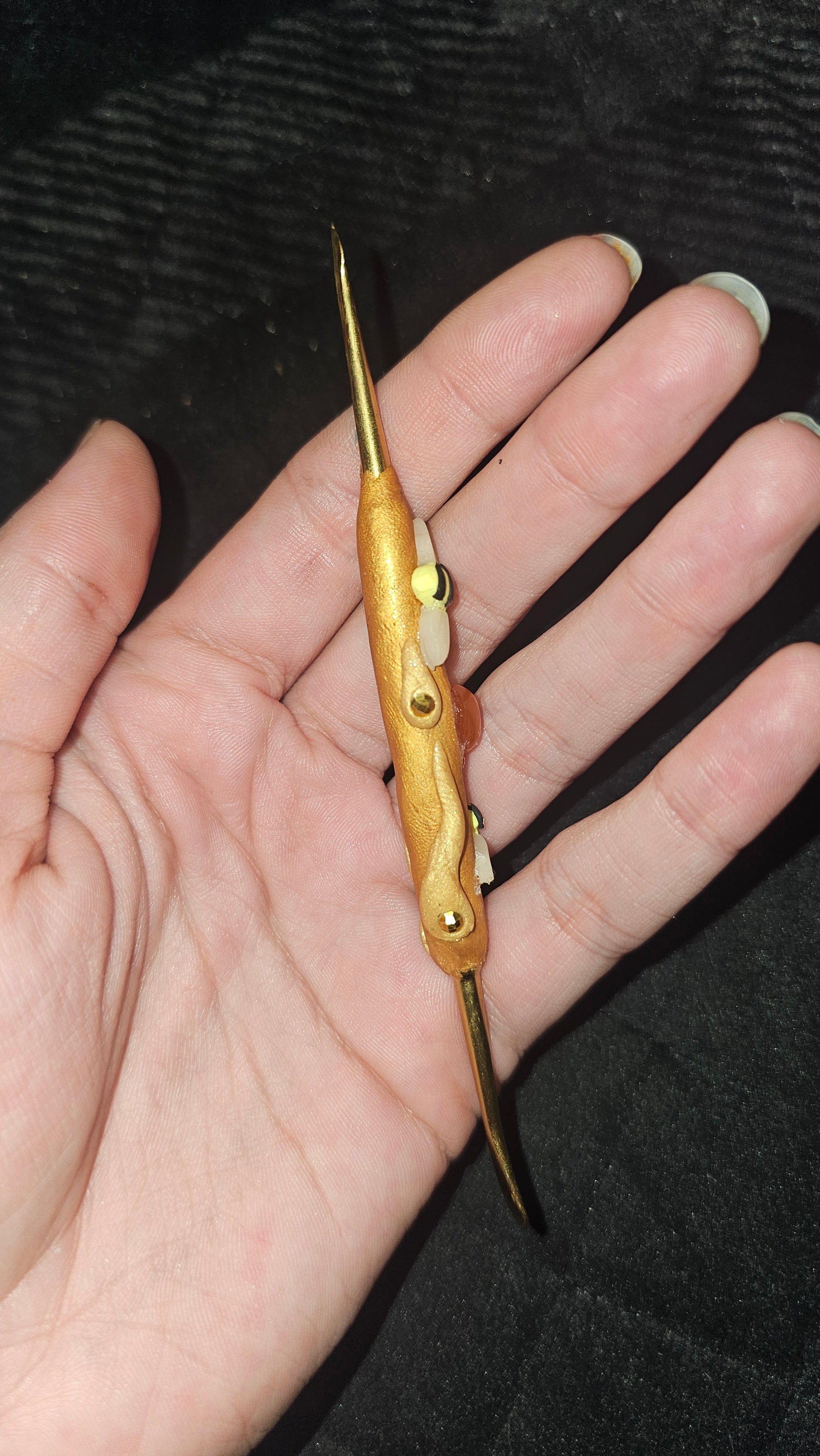 Honey bee Carnelian dab tool